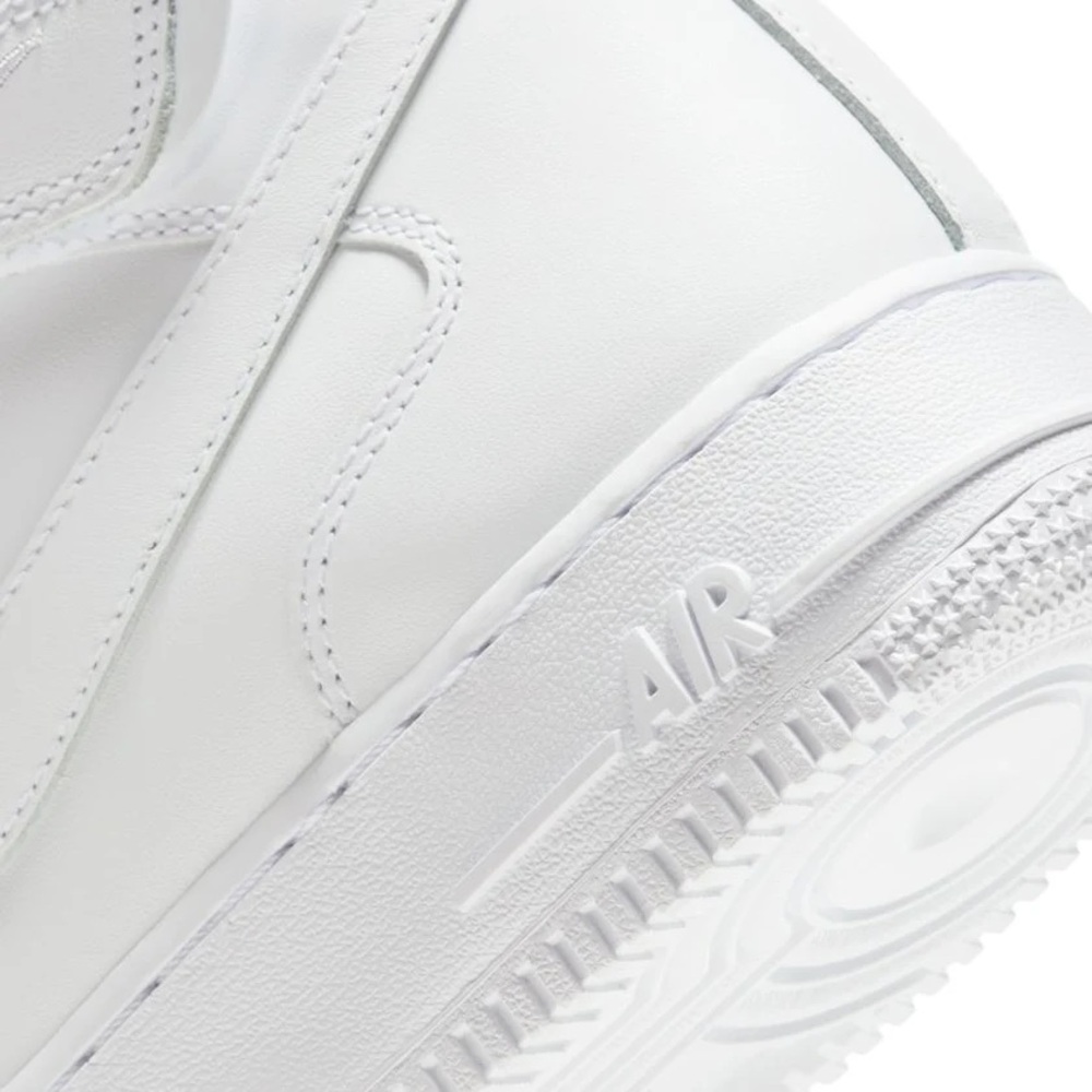 Nike Men's Classic White 2019 Mid 07’ Air Force 1 Sneakers - Picture 5 of 9